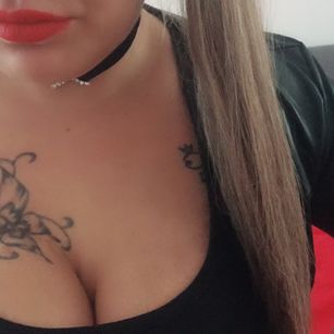 Model - Miss Amber Divine bdsm