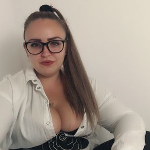 Model - Miss Amber Divine sissy