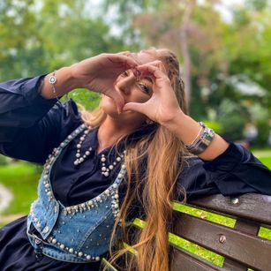 Model - EVELOVE {{tag}}