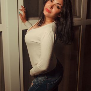 Model - Delfina  Veda pussy