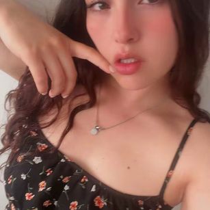Model - Bella_Rosse cum