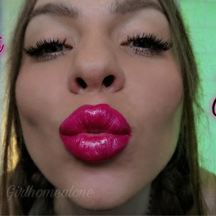Model - GirlHomeAlone petite