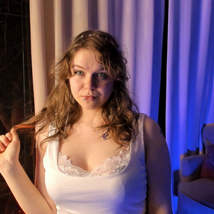 Model - Elizabeth and Hania ass