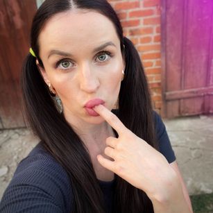 Model - Snow White HUGE TITS {{tag}}