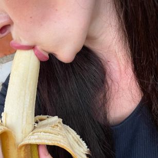 Model - Snow White HUGE TITS orgasm