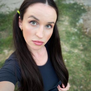 Model - Snow White HUGE TITS ass