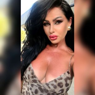 Model - LauraGreen36 anal