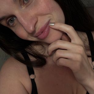 Model - Snow White HUGE TITS orgasm
