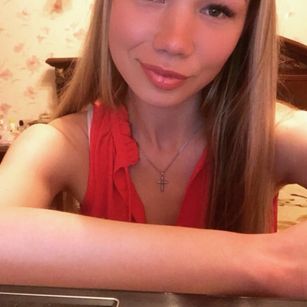 Model - Evie19 strip