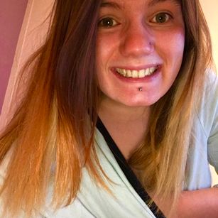 Model - VanessaFeels orgasm