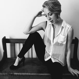 Model - Mrs. Monopoly petite