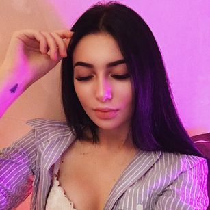 Model - Elina Sera ass