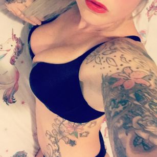 Model - Kinky Inked Milf taboo