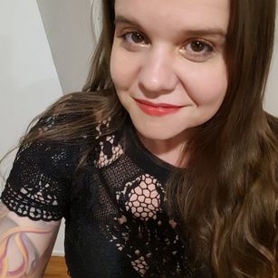 Model - Delilah Cox boobs