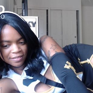 Model - yummybrownfox Ebony