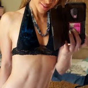 Model - Lexi Lux orgasm