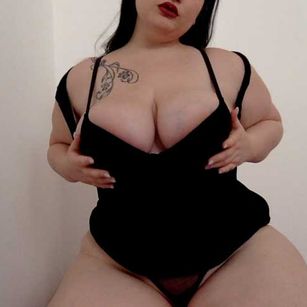 Model - Nina BBW bbwgoddess