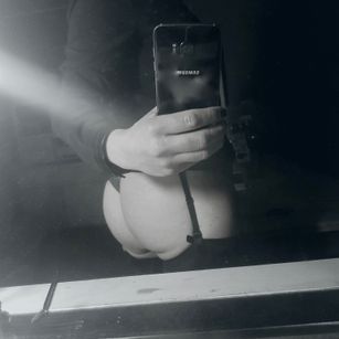 Model - Rebelrose boobs