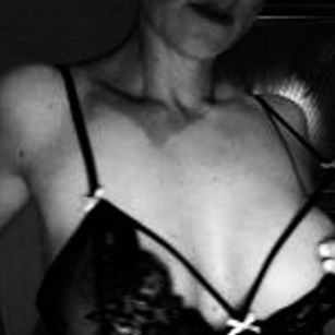 Model - Rebelrose squirt