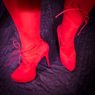 Model - MistressHotwifeVenus pantyhose