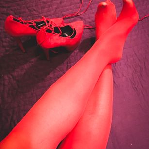 Model - MistressHotwifeVenus bdsm