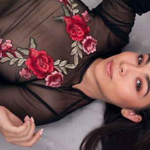 Model - KattieSantorini dp