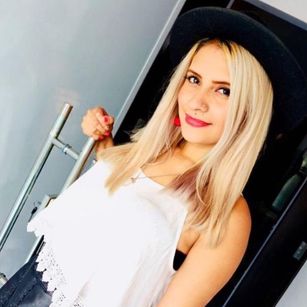 Model - Annie Loren daddysgirl