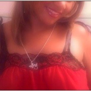 Model - Exquisite Evelyn sexy