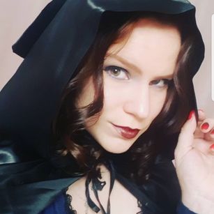 Model - Mirra Magis deepthroat