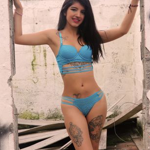 Model - Bonnie Brown anal