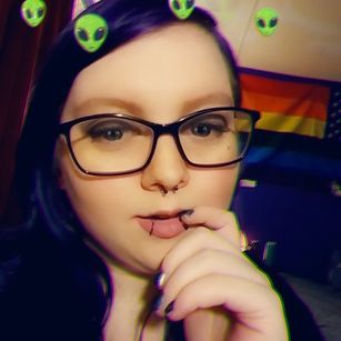 Model - Jade Black alternative