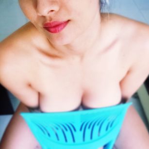 Model - Helen Moon latina