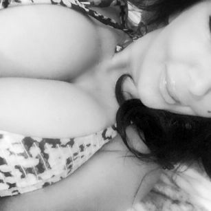 Model - ChellieDD boobs