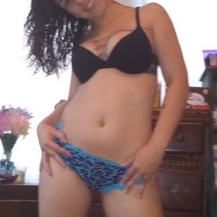 Model - Millani Mone striptease