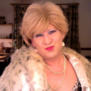 Model - Carol_Cream Blonde