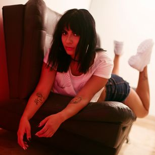 Model - Annie Loren squirt