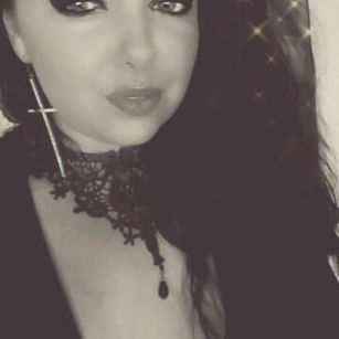 Model - DommeAlissa worship