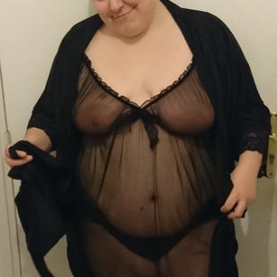 Model - Jolie Rose vaginal