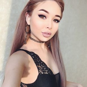 Model - Asian girl assplay