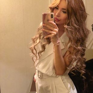 Model - Asian girl vibetoy