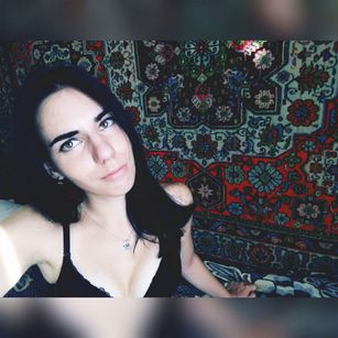 Model - Sweet Opium little