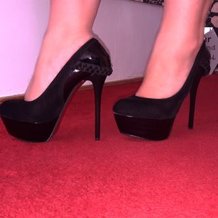 Model - Candice Adams brunette