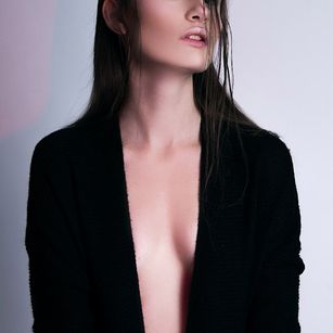 Model - Anna masturbation