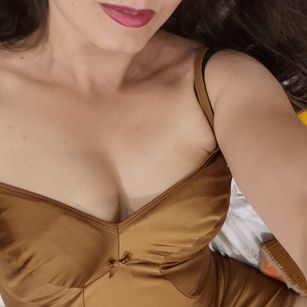 Model - monica pinup ass