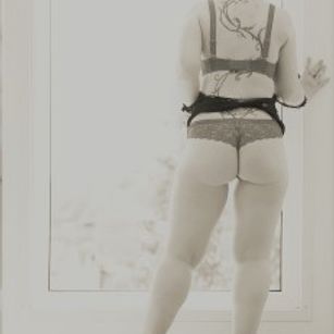 Model - FiltHydk bondage