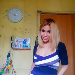 Model - JuicyONExxx hottie