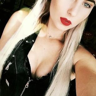 Model - Crazygirlbitch shaved