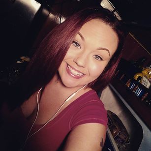 Model - Emily Bankz joi