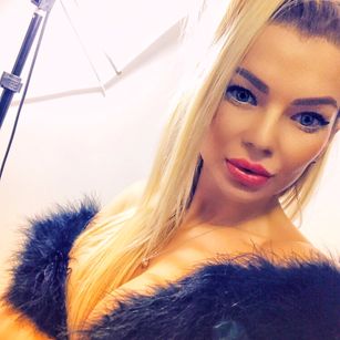 Model - Mayabarbiex boobies