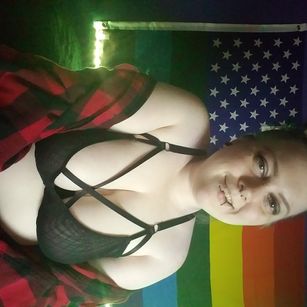 Model - Jade Black bigtits